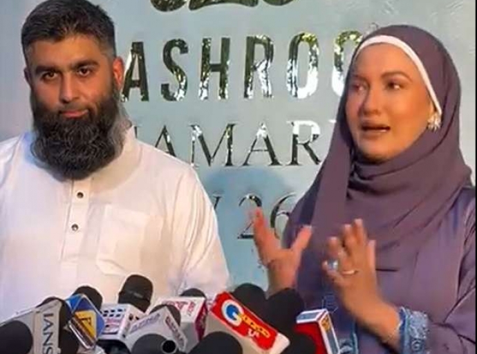 Mashroo expands modest wear market with Aquamarine FW26 range by Gauahar Khan